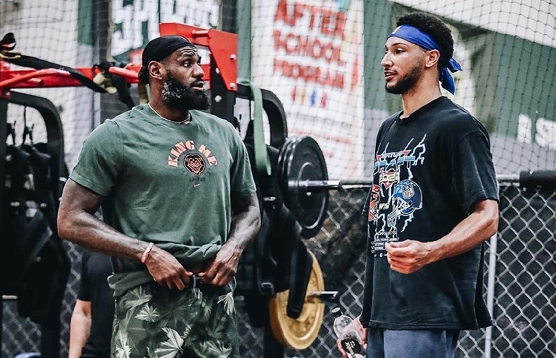 他曾在不同 他曾在不同