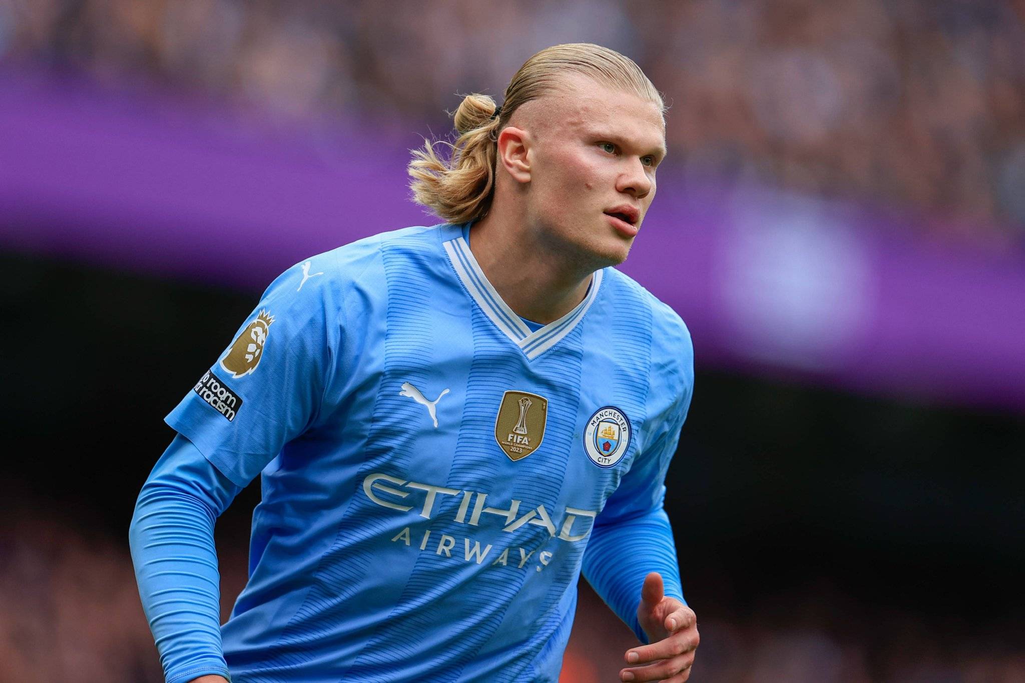 海港6日上午转道新加坡去新山，颜骏凌、徐新获颁纪念球衣