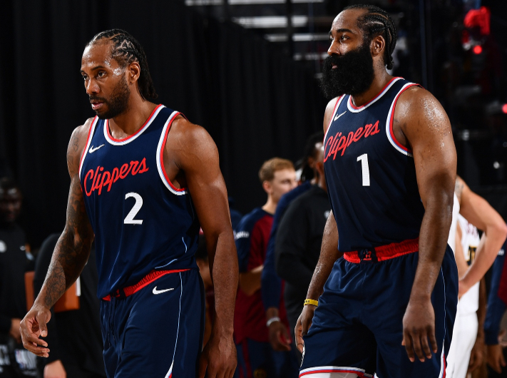 一脚上还有 一脚上还有