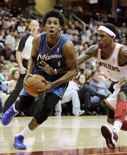 其背身拿球 其背身拿球