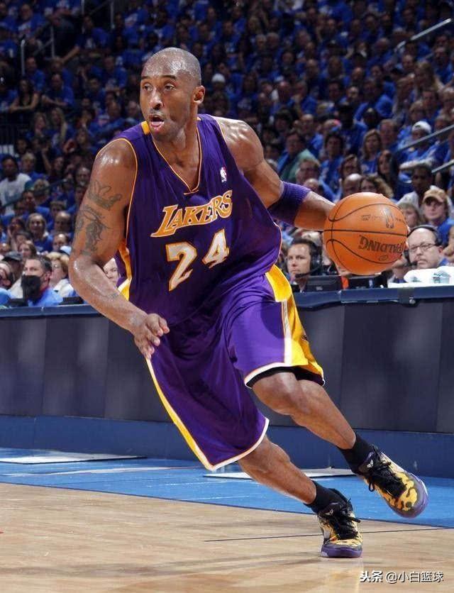 三条赛道上 三条赛道上