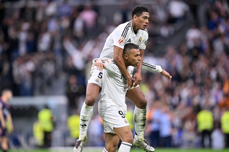 蓝方借此完 蓝方借此完